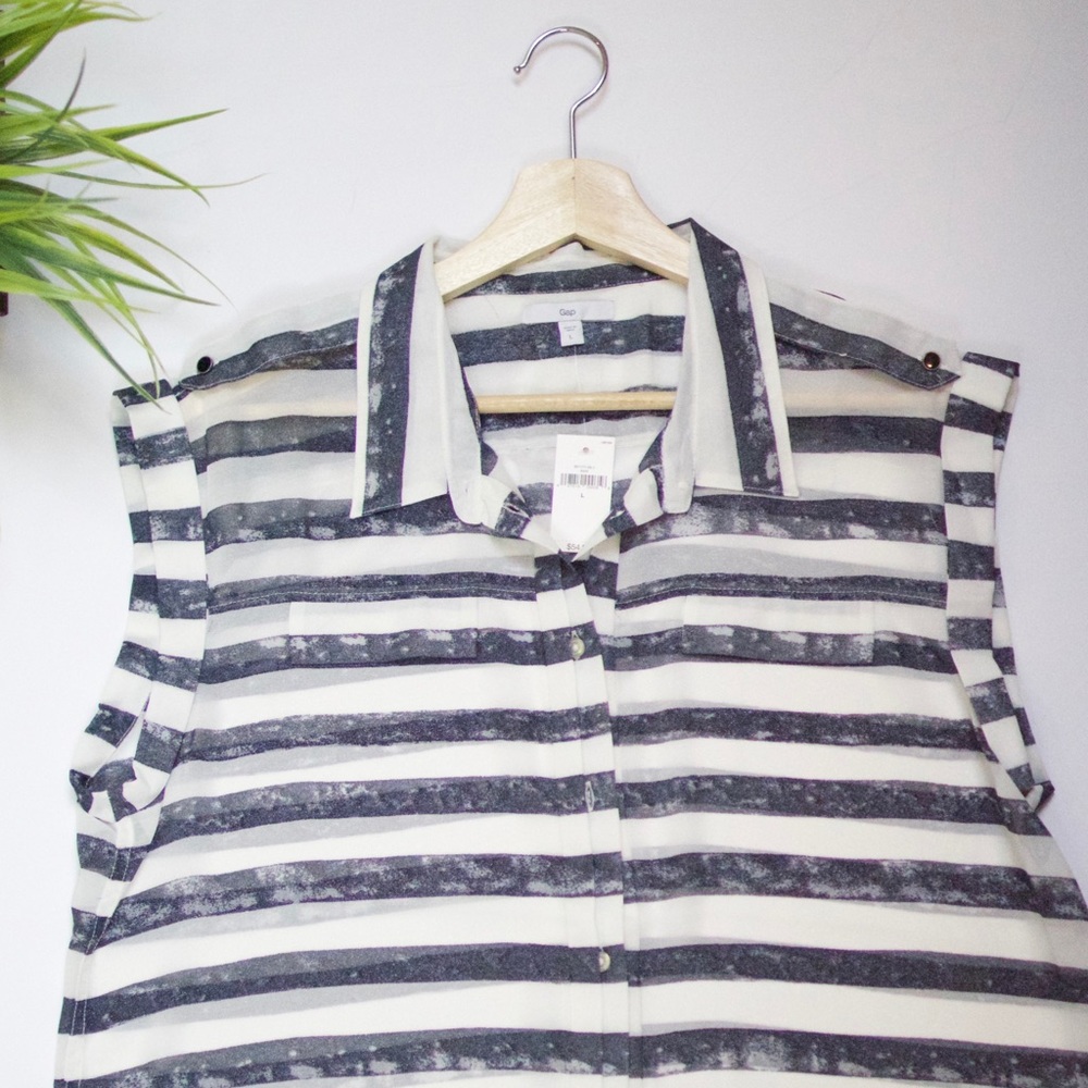 ⭕️Final Price⭕️GAP Striped Blouse
