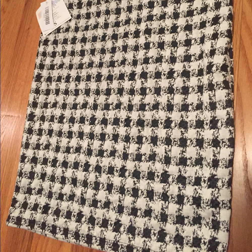 Cassie houndstooth skirt size S new with tags