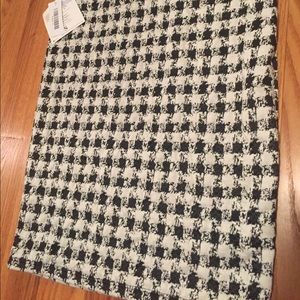 Cassie houndstooth skirt size S new with tags