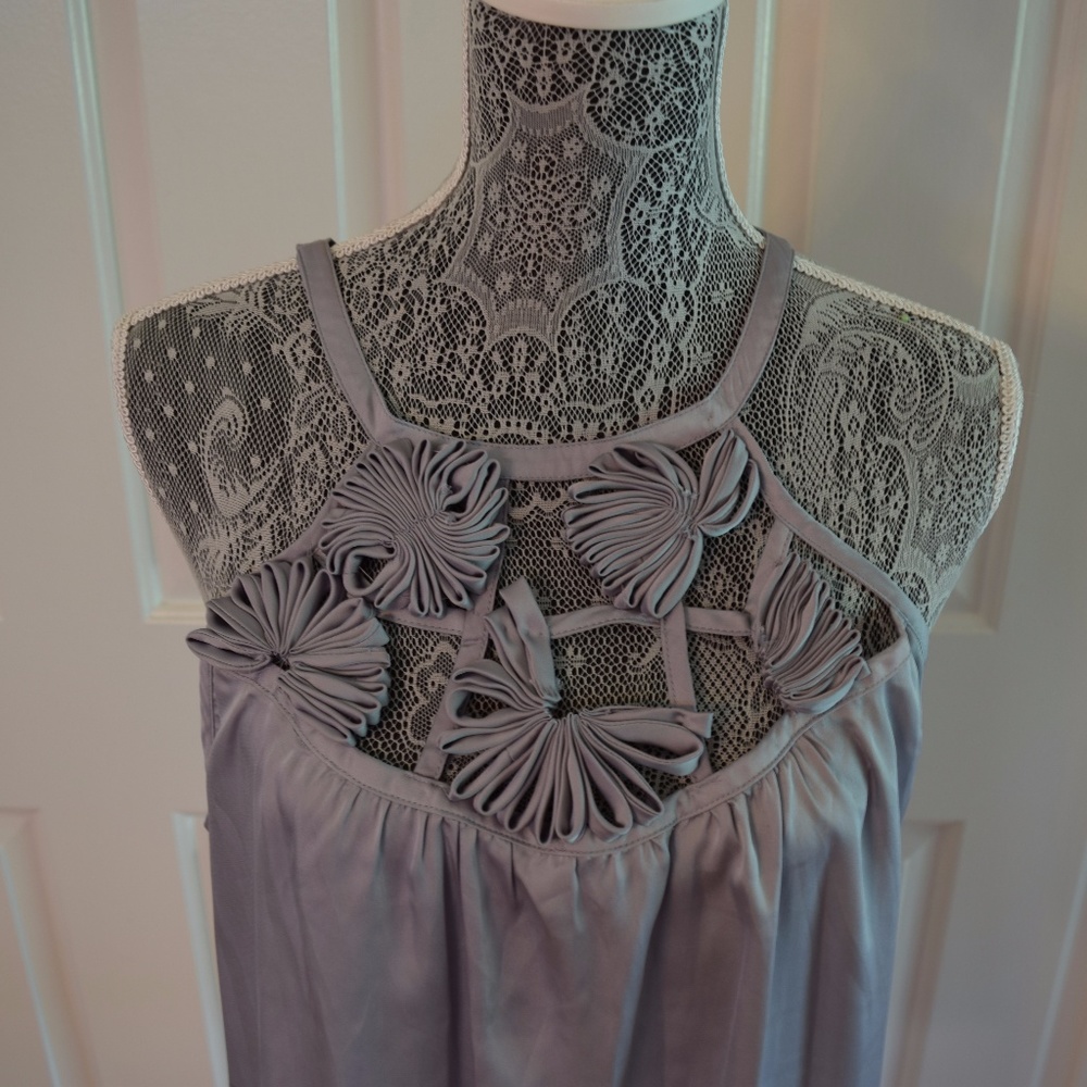 CUTE Silver Tank with Lovely Detail Size L