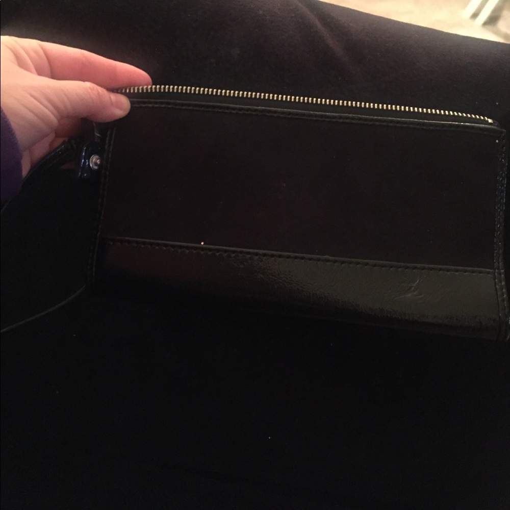 Clutch 🖤 - Picture 6 of 7