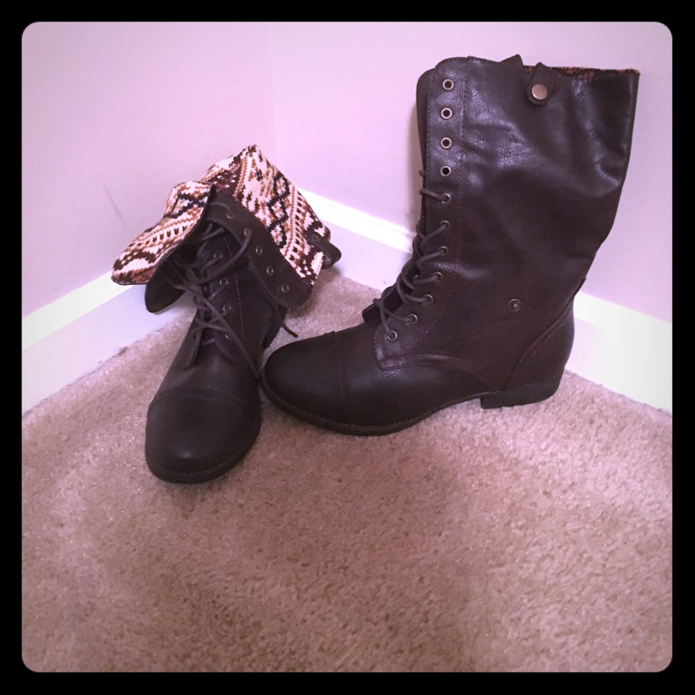 Combat boots
