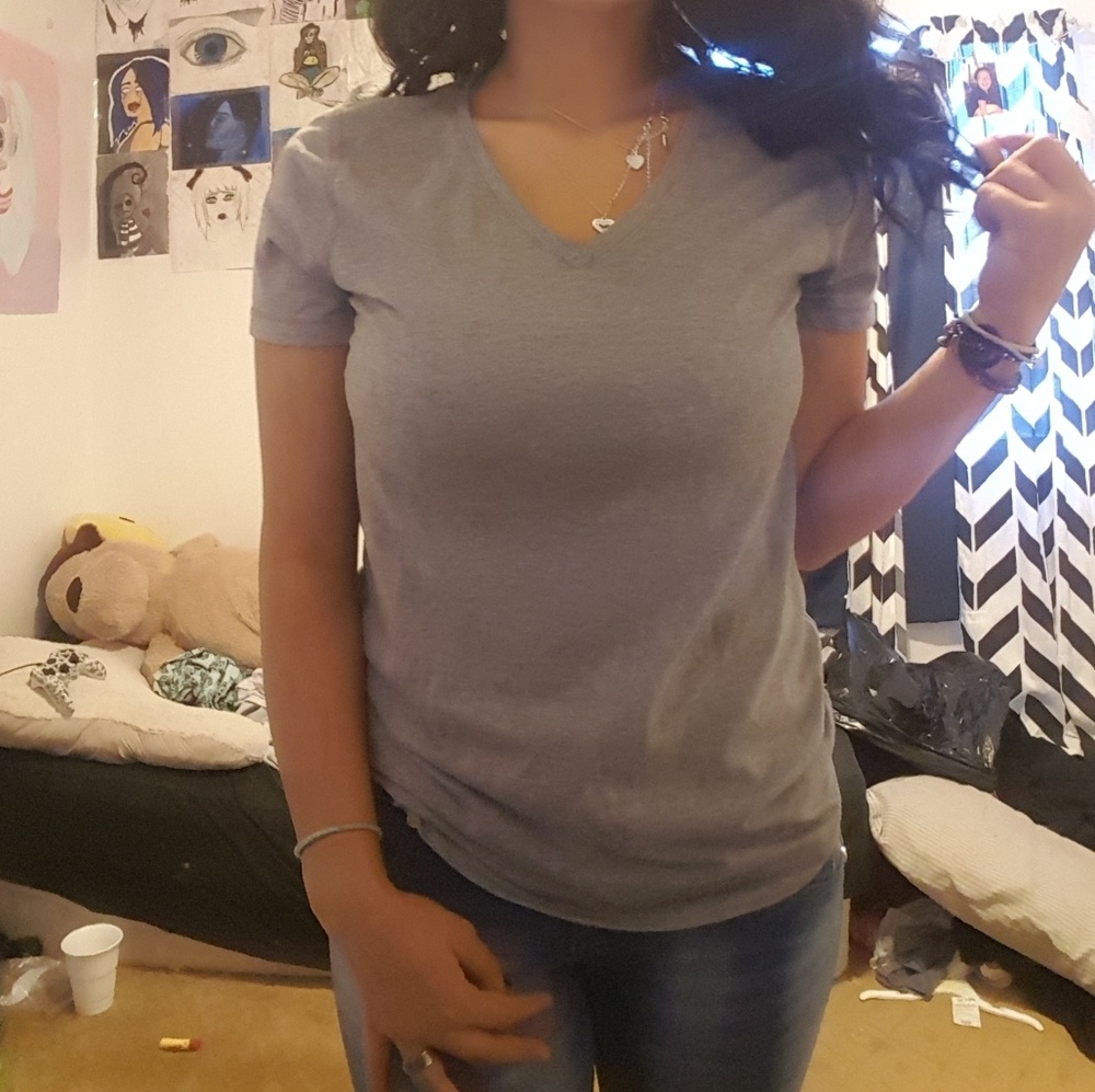 Gray v neck tee