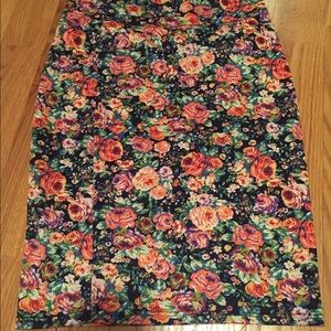 Beautiful floral Lularoe Cassie skirt, small, NWOT
