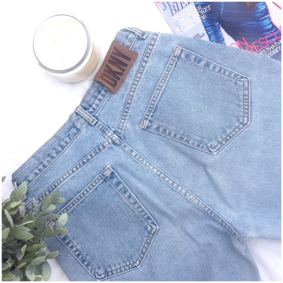 SOLD 90s Vintage DKNY High Waist Mom's Jeans - Picture 4 of 8