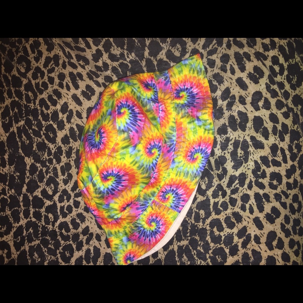 🌈 Tie Dye Bucket Hat 🌈