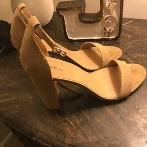 Women's shoes size 11 worn once