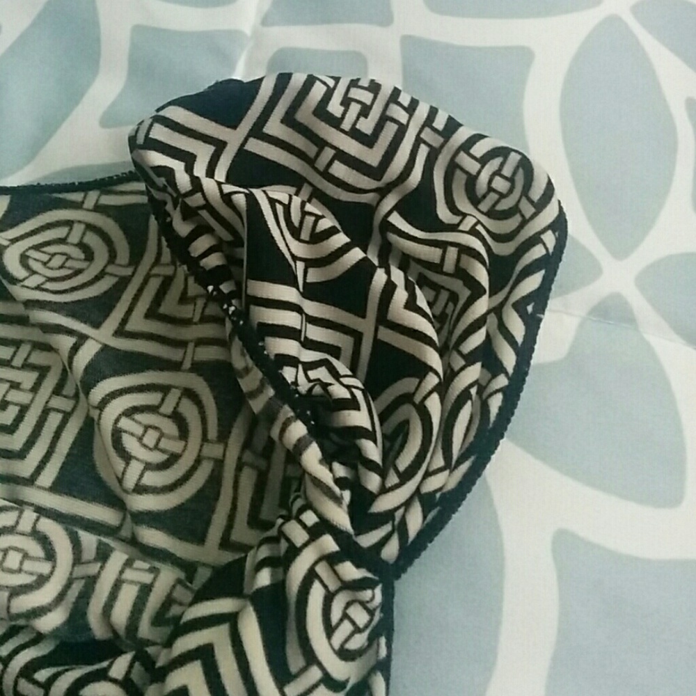 Top - Picture 2 of 3