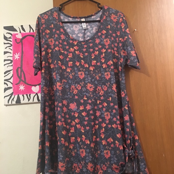 Lularoe Perfect T - Picture 1 of 2