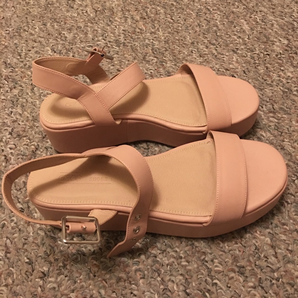 Brand new blush platform sandals