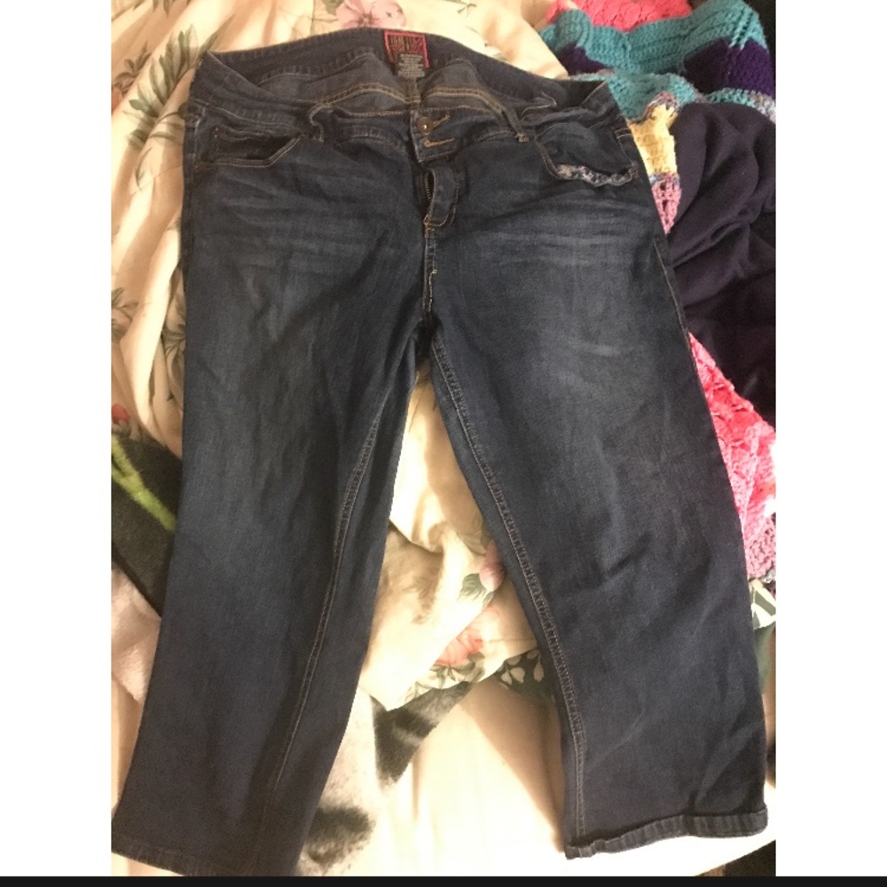 Torrid capris