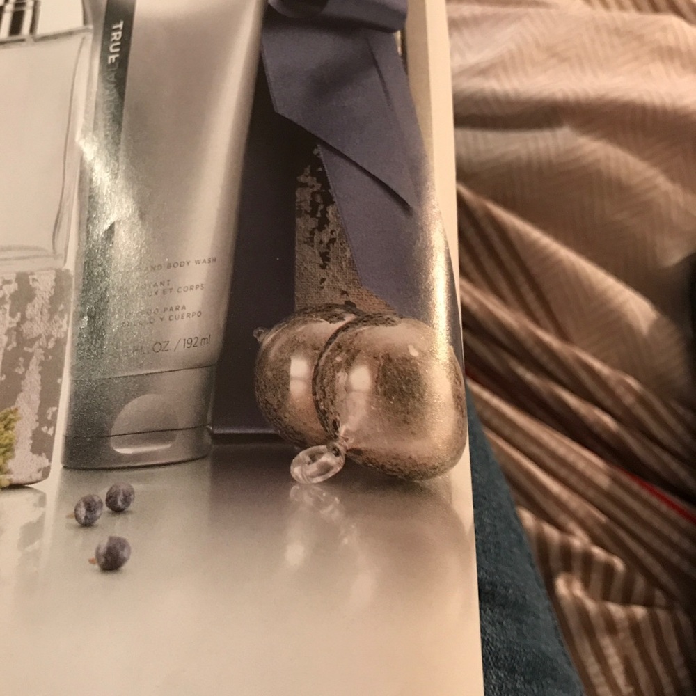 Mary Kay Men's True Original hair and body wash.