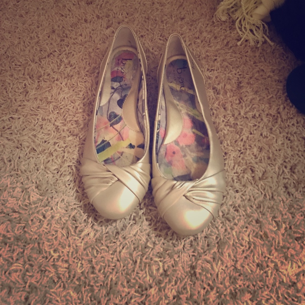 Flat shoes gold
