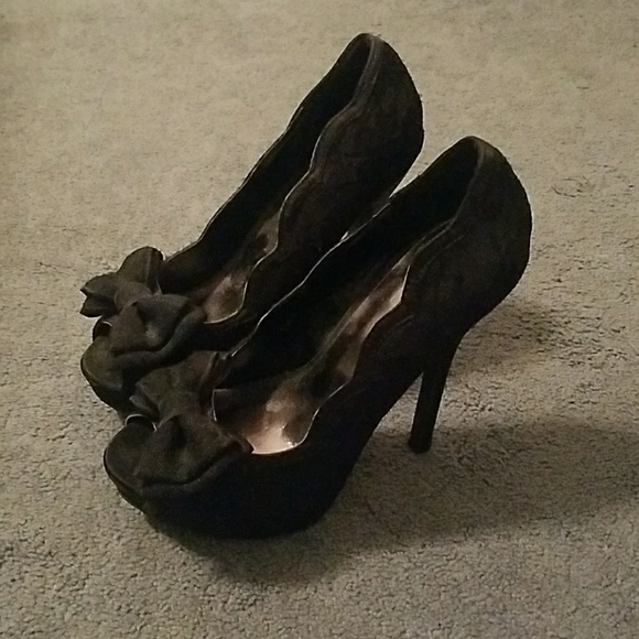 Charlotte Russe lace heel - Picture 1 of 5