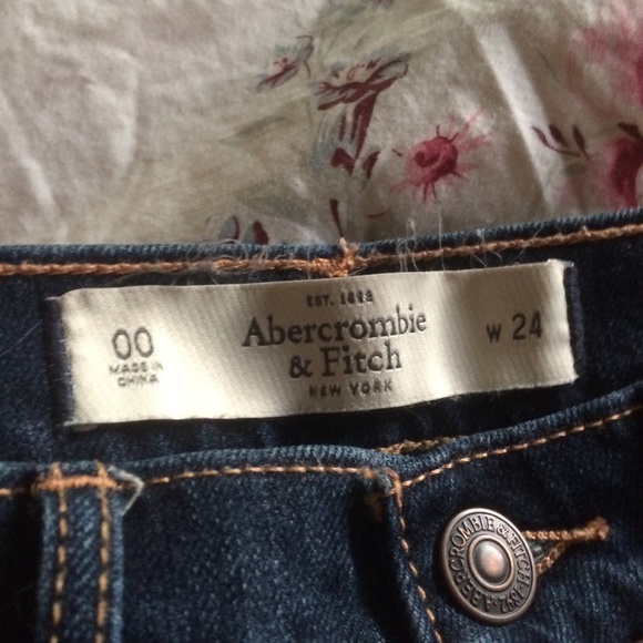 A&F high rise cuff denim shorts - Picture 4 of 4