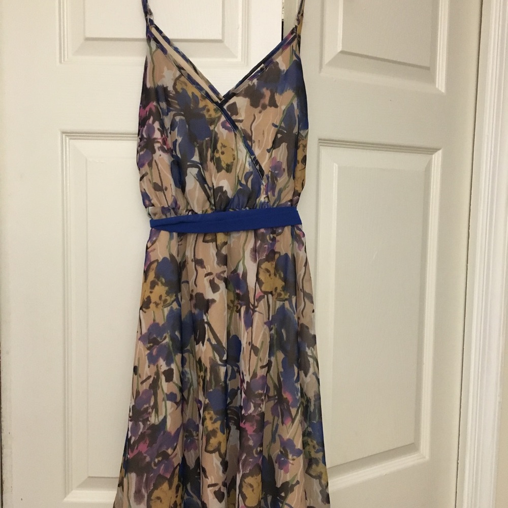 Floral sundress with tie at waist
