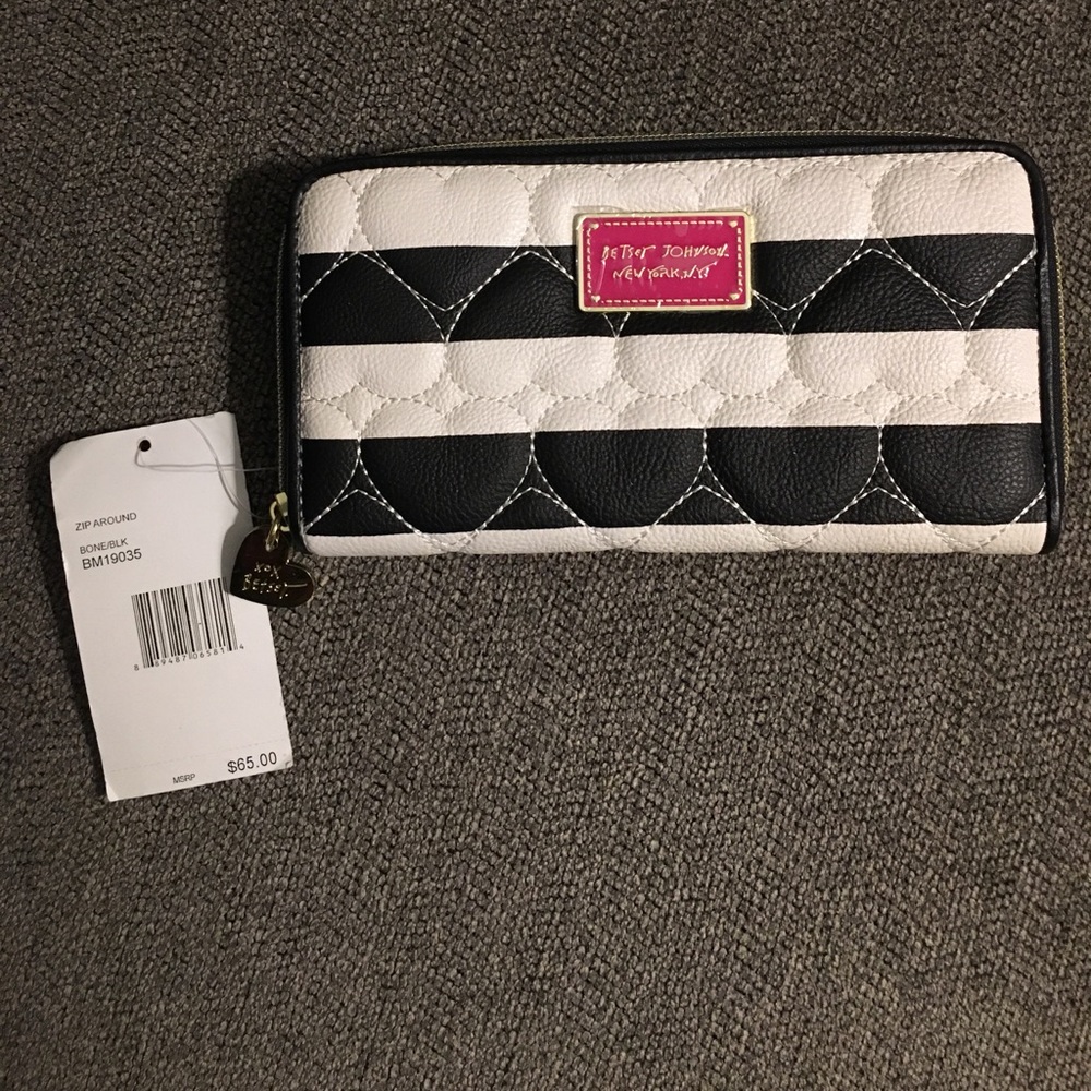 NWT Betsey Johnson Quilted Heart Wallet