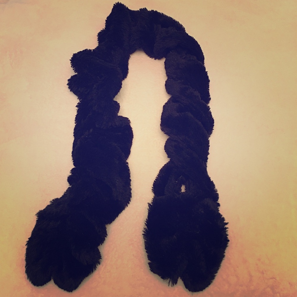 Black Scarf