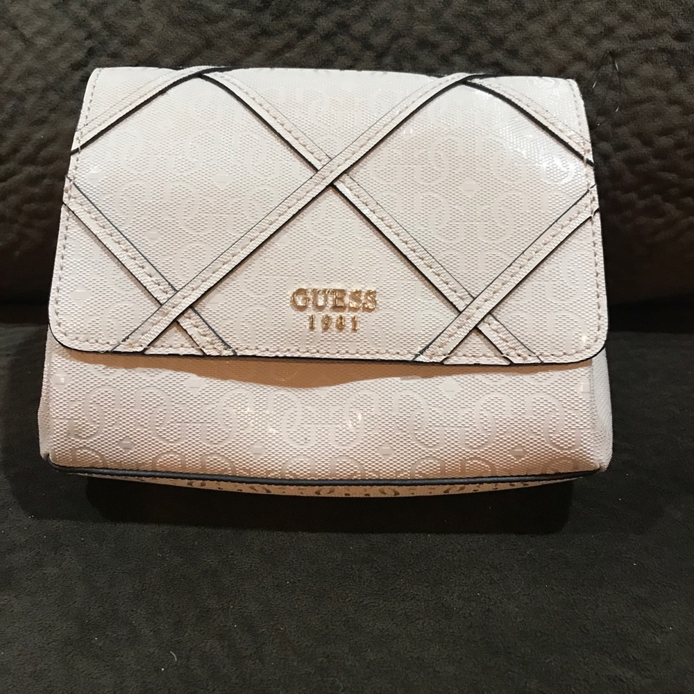 Guess cross body light pink