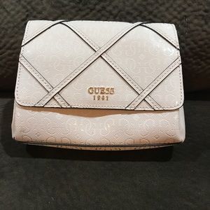 Guess cross body light pink