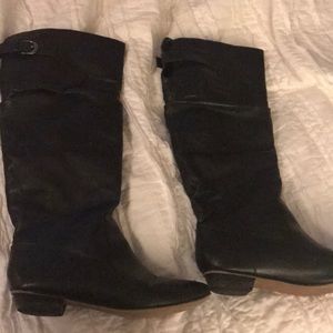 Black leather Steve Madden boots
