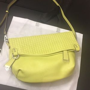 🌸Chinese Laundry foldover messenger handbag NWT