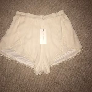 Elastic waist shorts