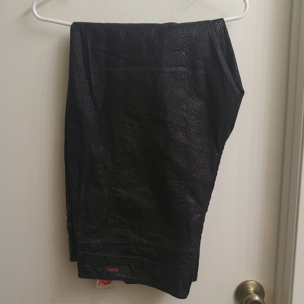 👖BONGO Women's Black Faux Snake Skin 22W