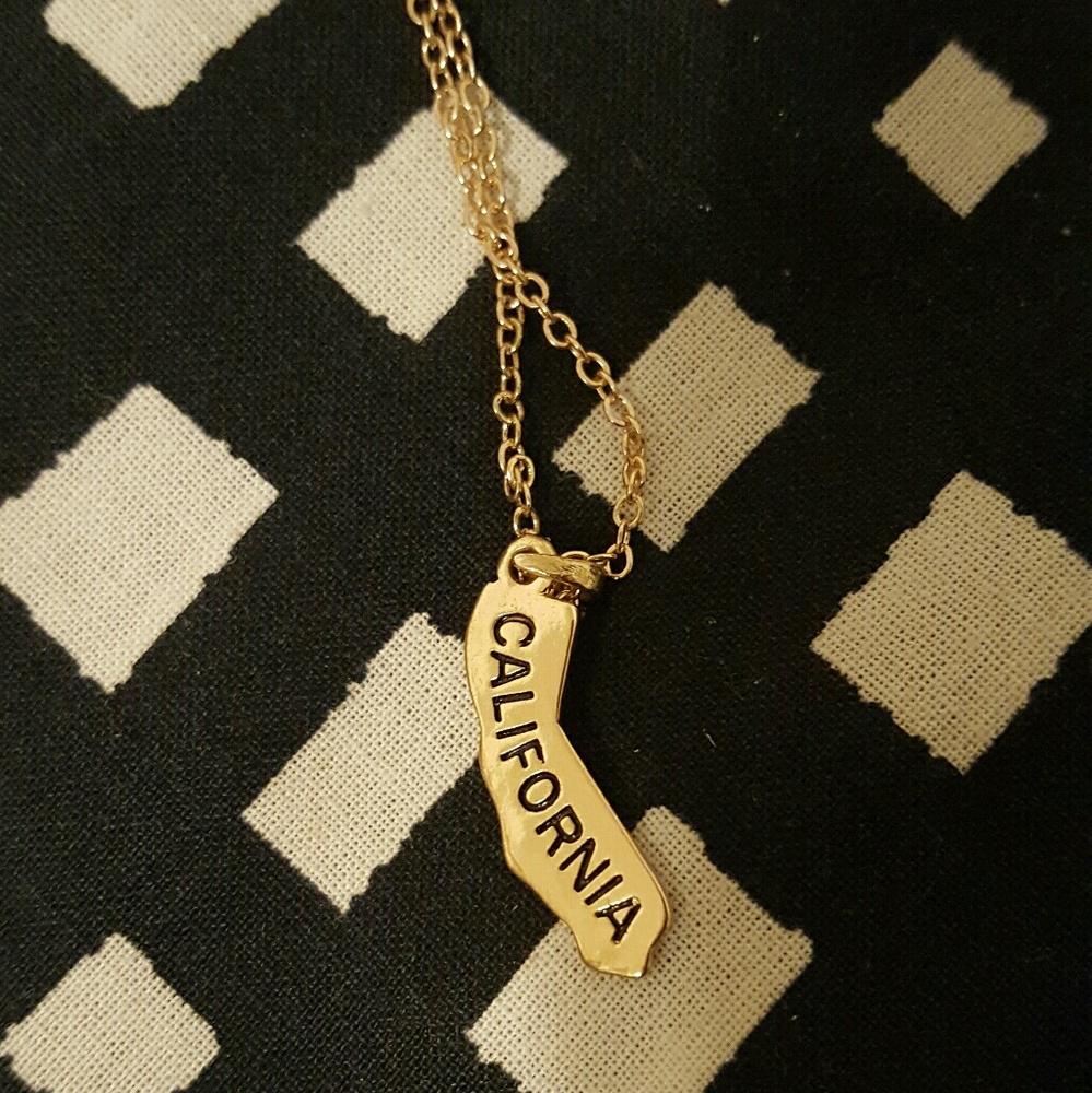 💖gold California necklace💖