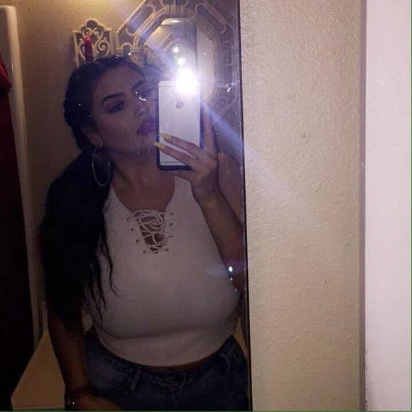 Meet your Posher, Maria fernanda - Picture 1 of 1