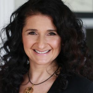 Meet your Posher, Julia