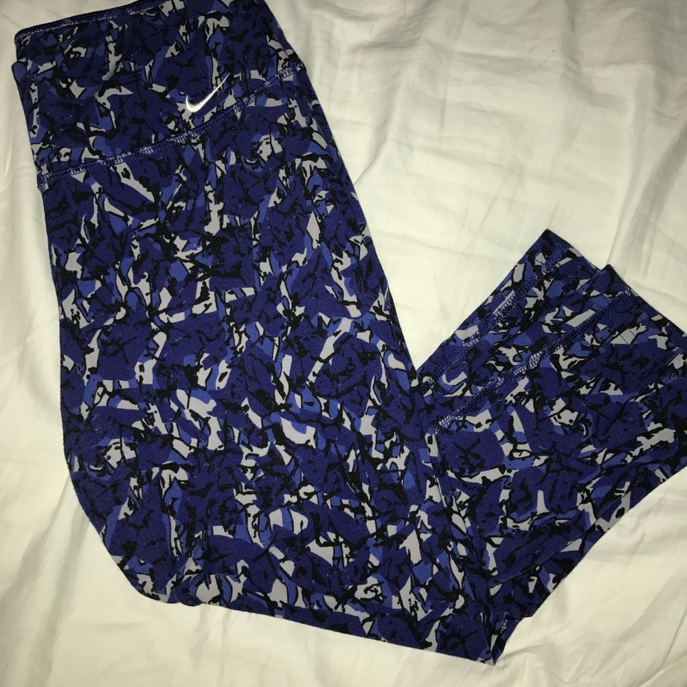 Nike cropped workout leggings