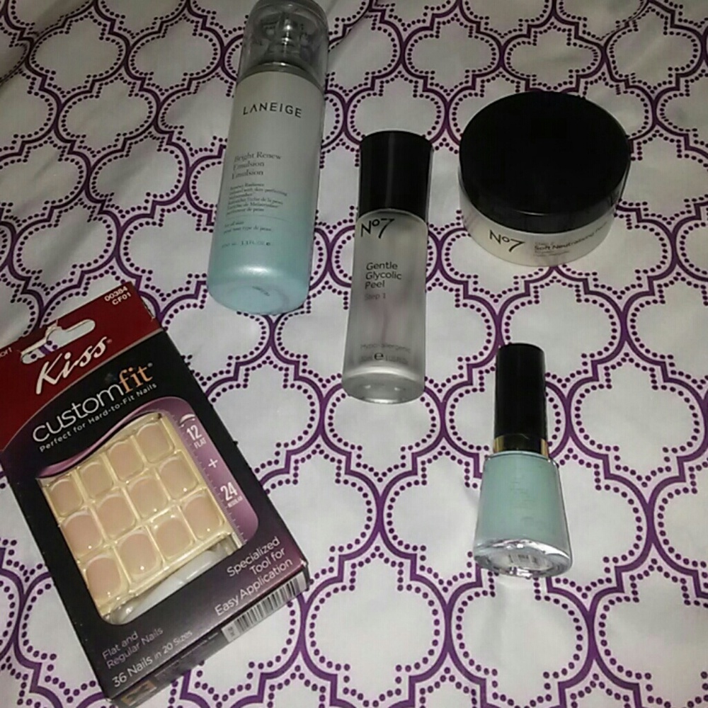 Beauty bundle, Laneige Bright Renew Emulsion, No 7