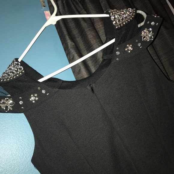 Black bodycon dress - Picture 3 of 3