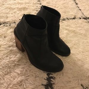 LAST CHANCE Surface to air black leather booties