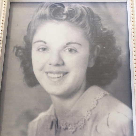 Meet your Posher, Valerie - Picture 1 of 1