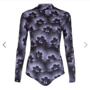Long sleeve rash guard swimsuit 🌺🤙🏼