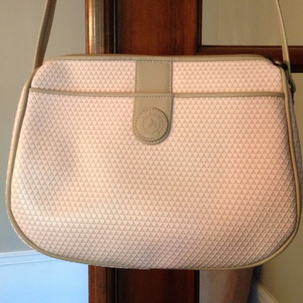 Closet Closing SALE! Vintage Liz Claiborne Purse