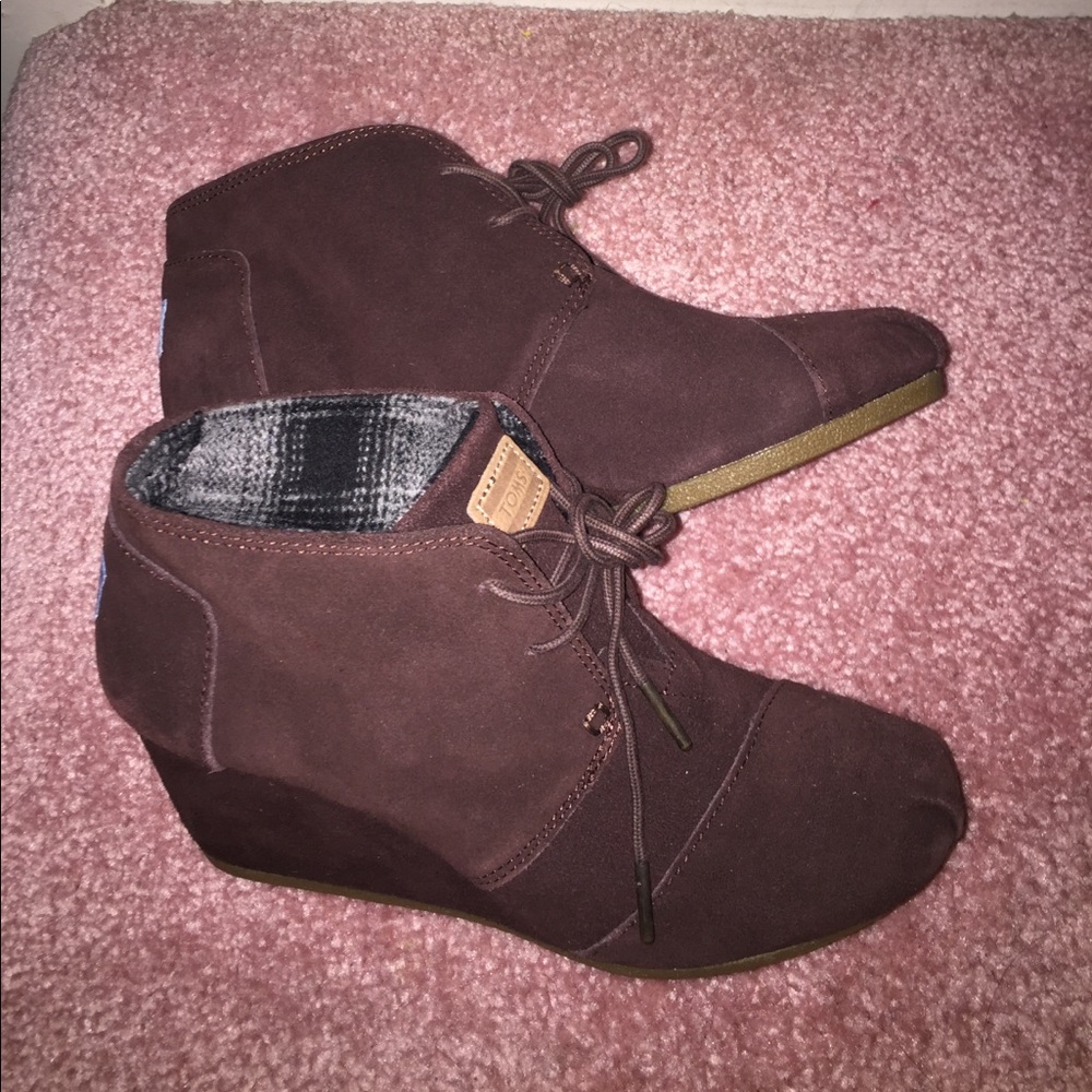 NEW Toms brown booties