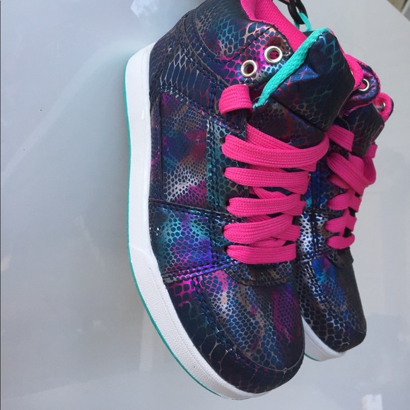 Children Athletic Shoe Kids Sneakers New - Picture 6 of 8