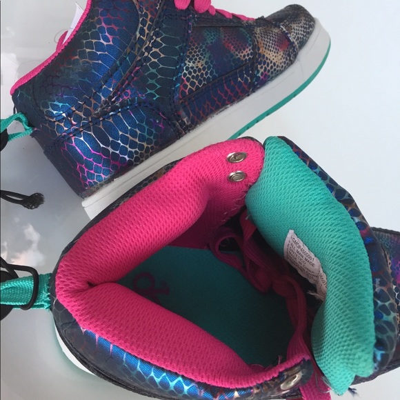 Children Athletic Shoe Kids Sneakers New - Picture 7 of 8