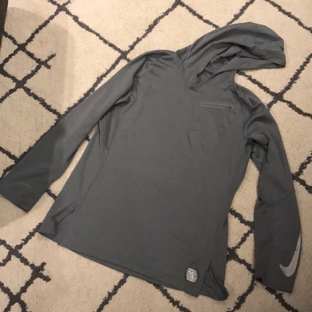 Gray long sleeve shirt