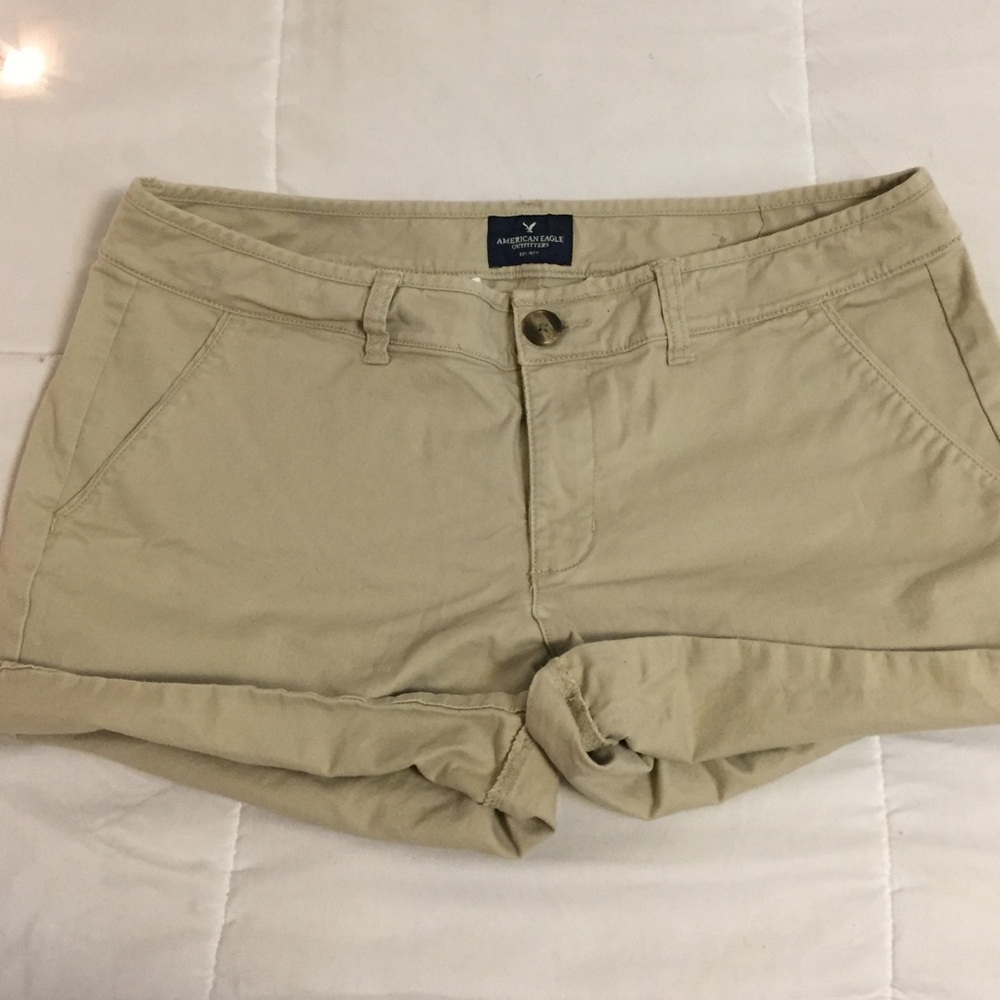 American eagle khaki shorts