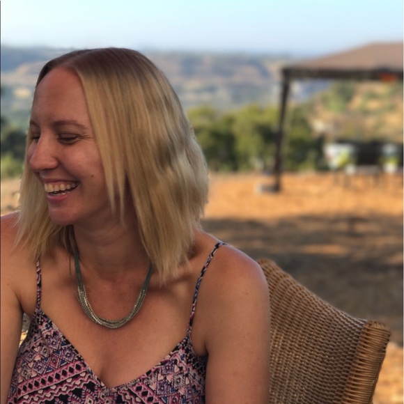 Meet your Posher, Ashley - Picture 2 of 2