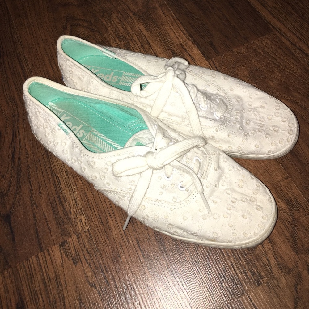 Lace keds