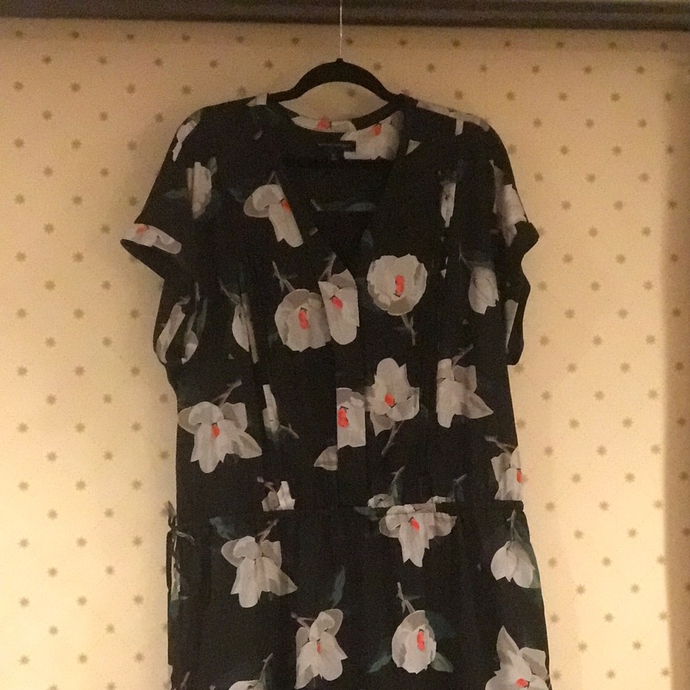 Banana Republic button down dress, black floral