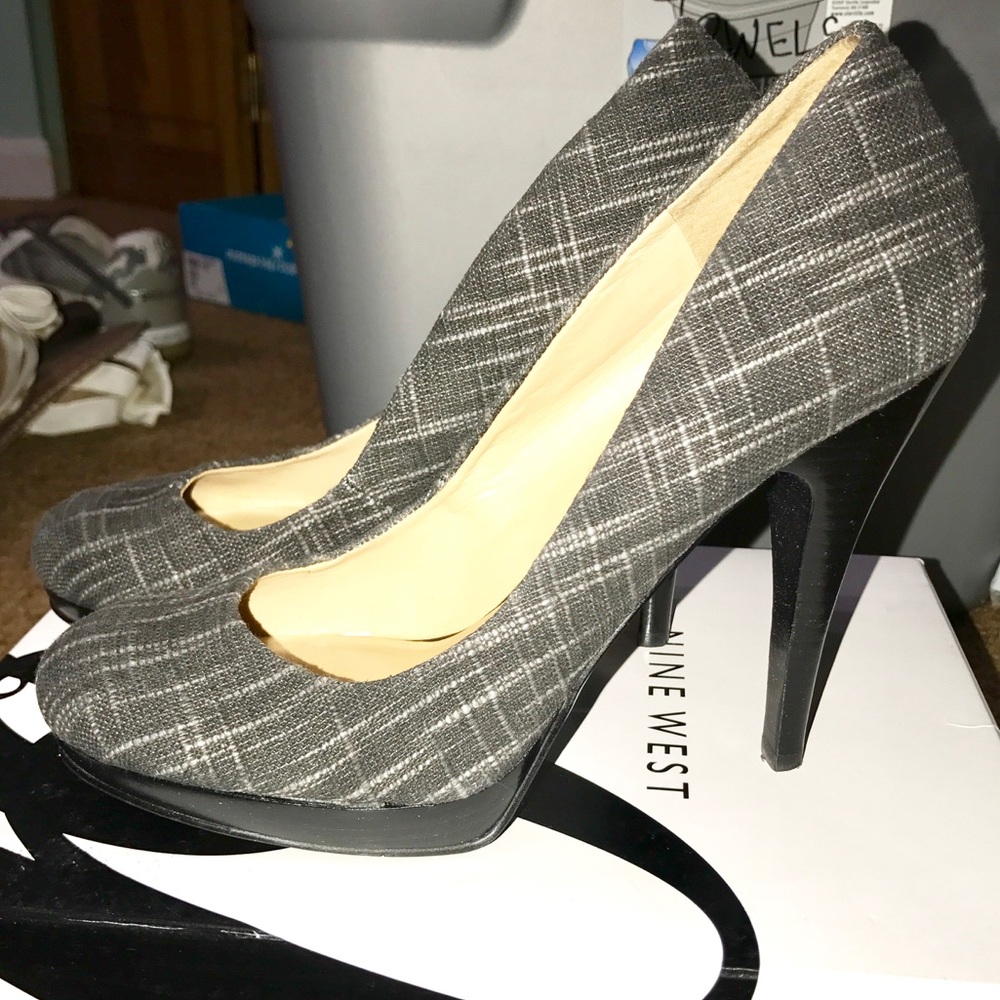 Nine West heels, charcoal/white