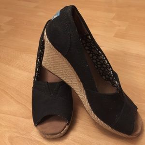Like New Toms Canvas Wedge