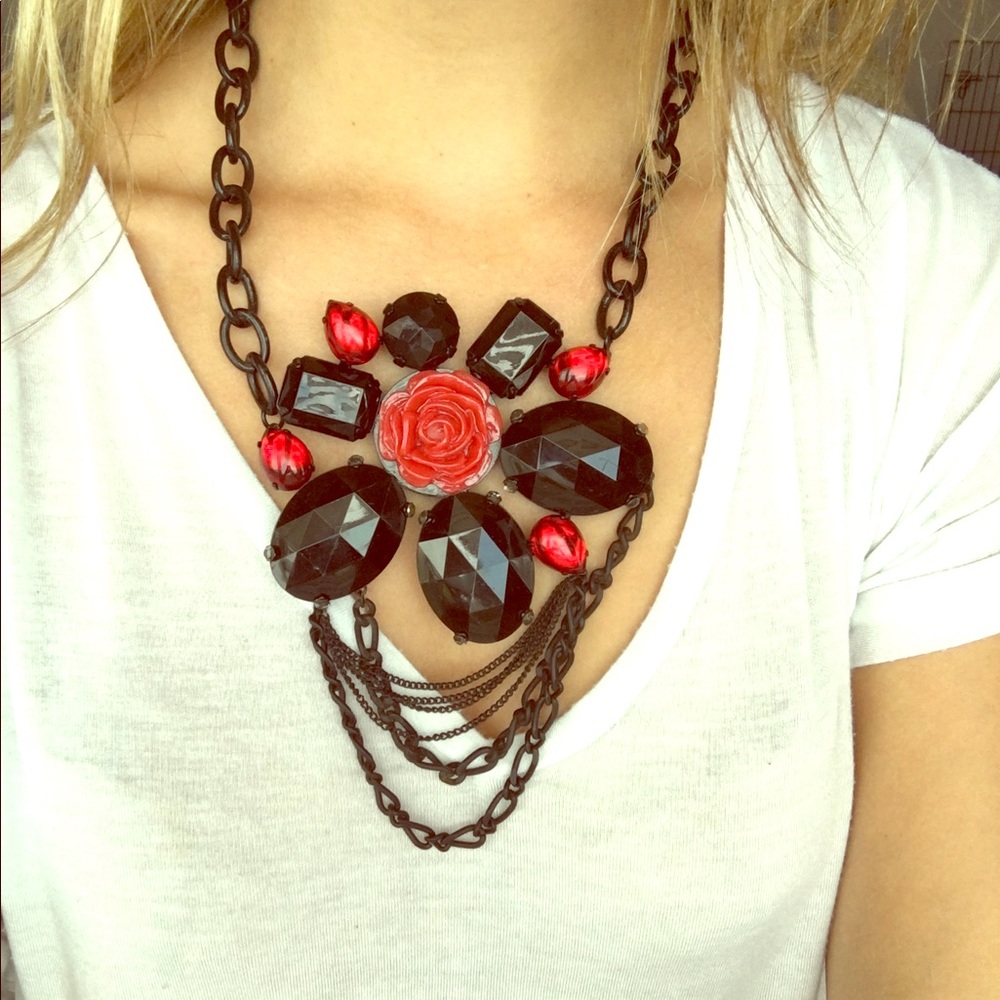 Betsy Johnson costume necklace