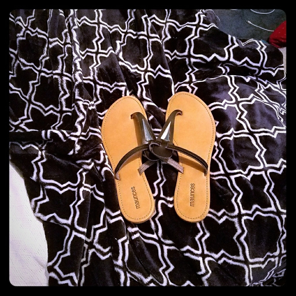 Maurices Sandles